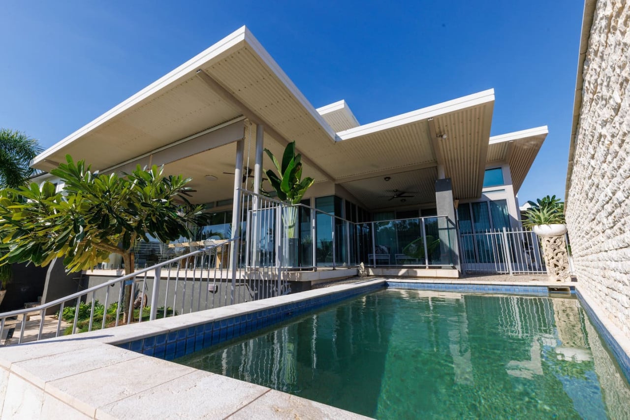 Water-Front Paradise Pool BBQ Balcony Dining